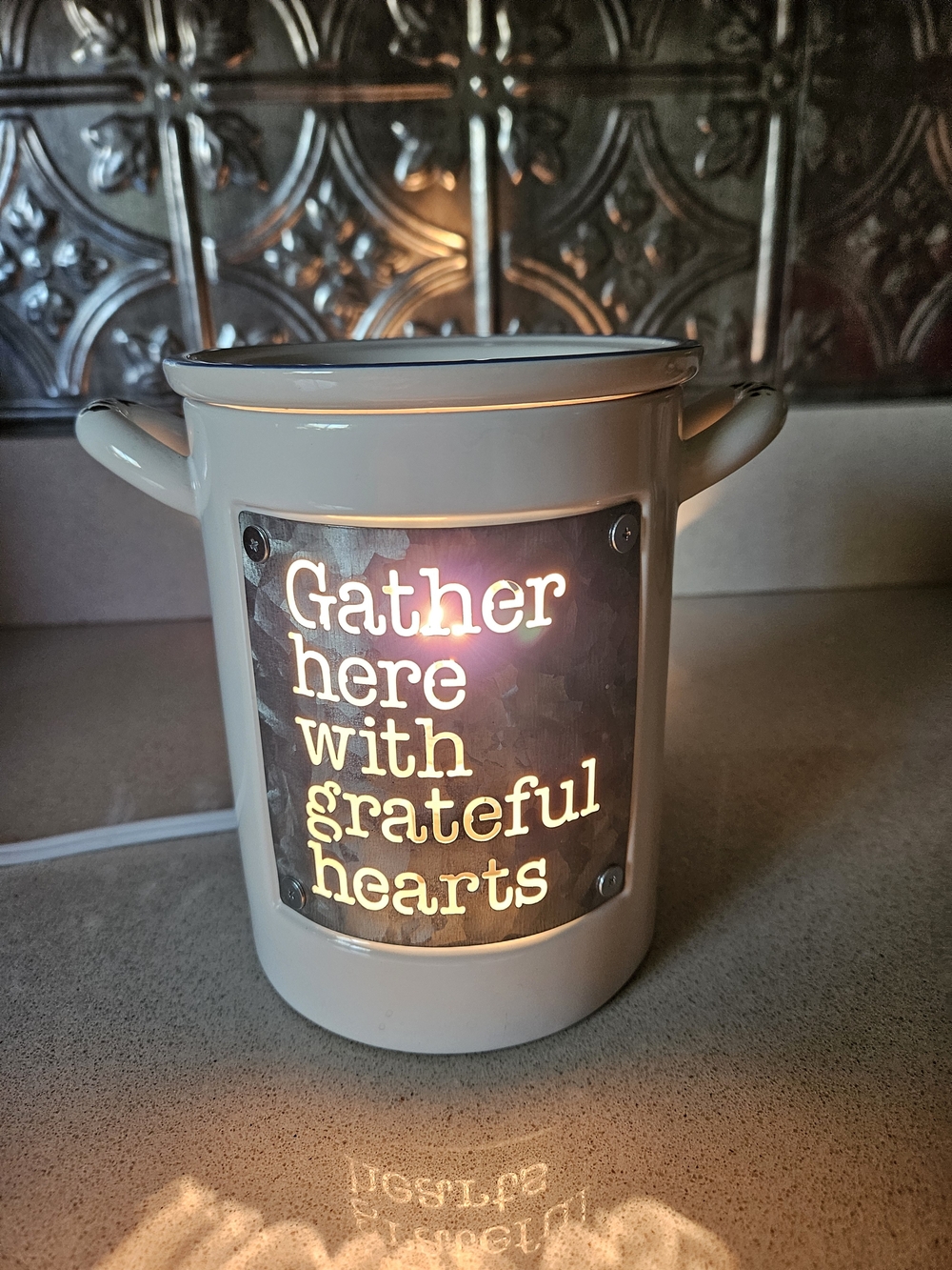 Scentsy Ceramic Warmer with Illuminated Grateful Hearts Plaque
